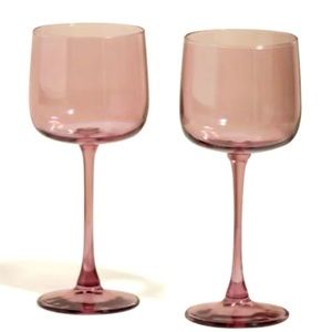 Tinted Wine Glasses
A set of 2 vibrant, stemmed glasses for wines of every color